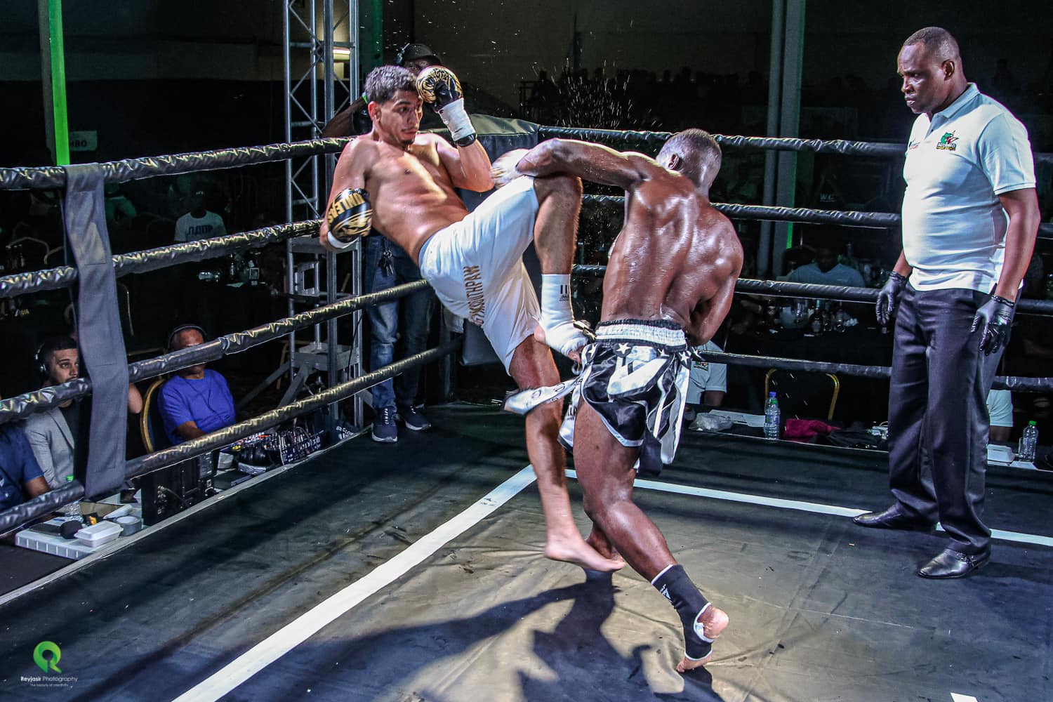 img/Mitchell Wielson - knie aanval